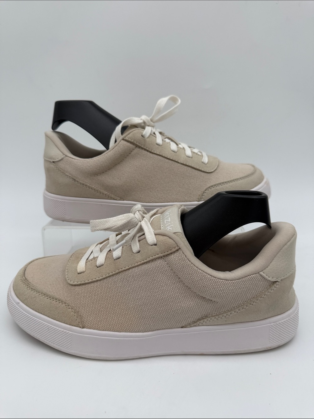 Kizik Prague Unisex Beige Cream Canvas Lace Up Hands Free Sneakers Kids Size 4.0